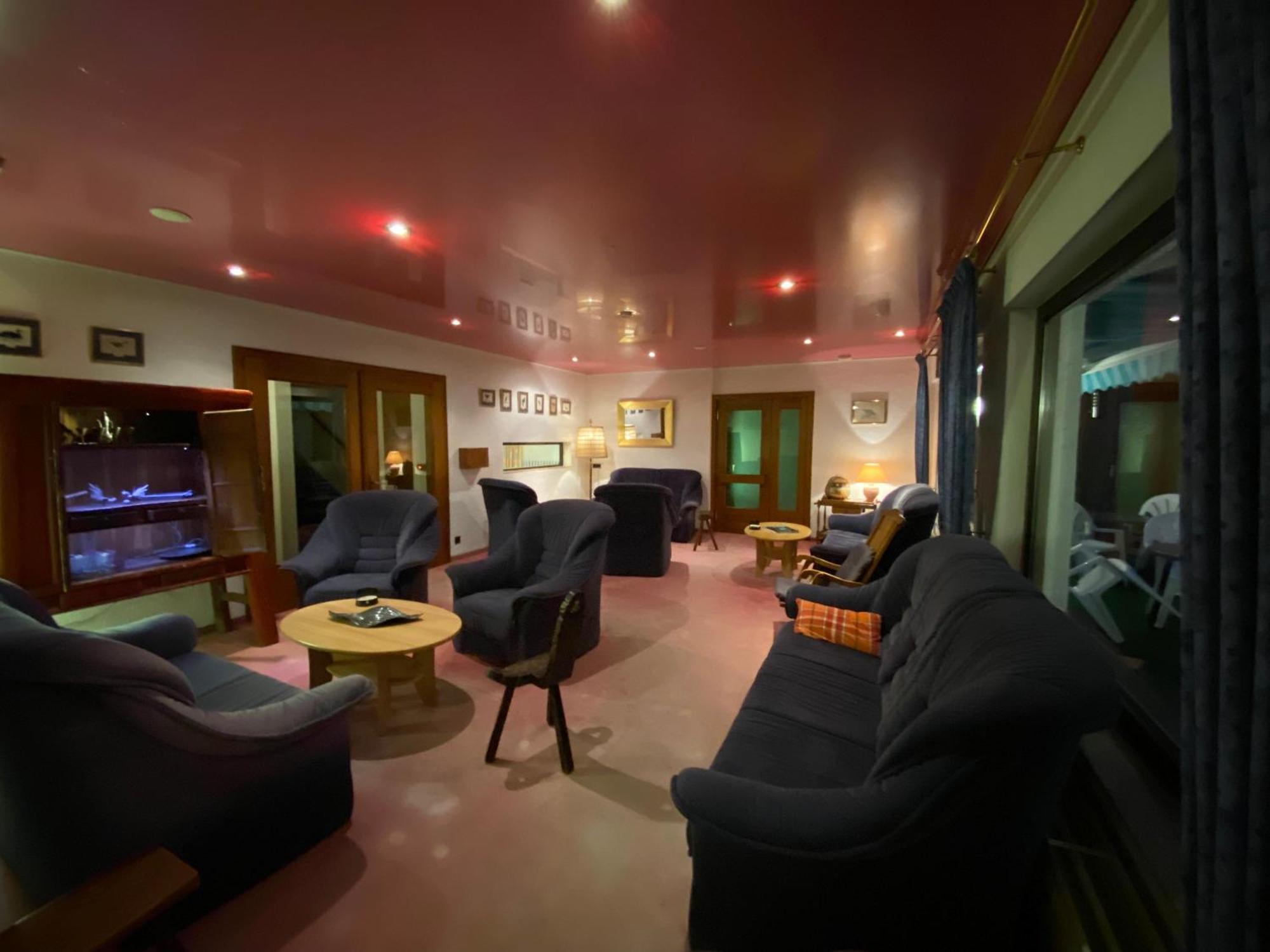 Hotel Altitude Бург-Ройланд Экстерьер фото